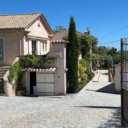 Le Nid Des Arts Bed & Breakfast Tourrettes Eksteriør bilde