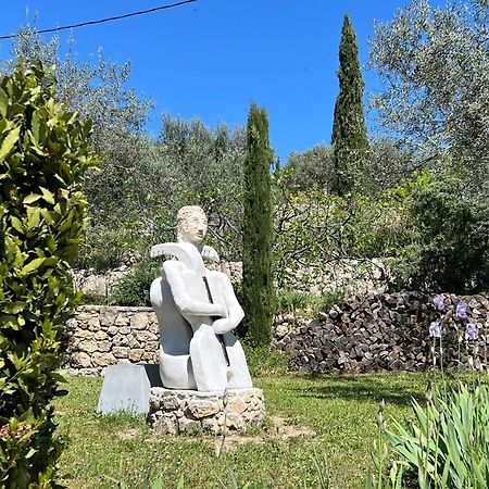 Le Nid Des Arts Bed & Breakfast Tourrettes Eksteriør bilde