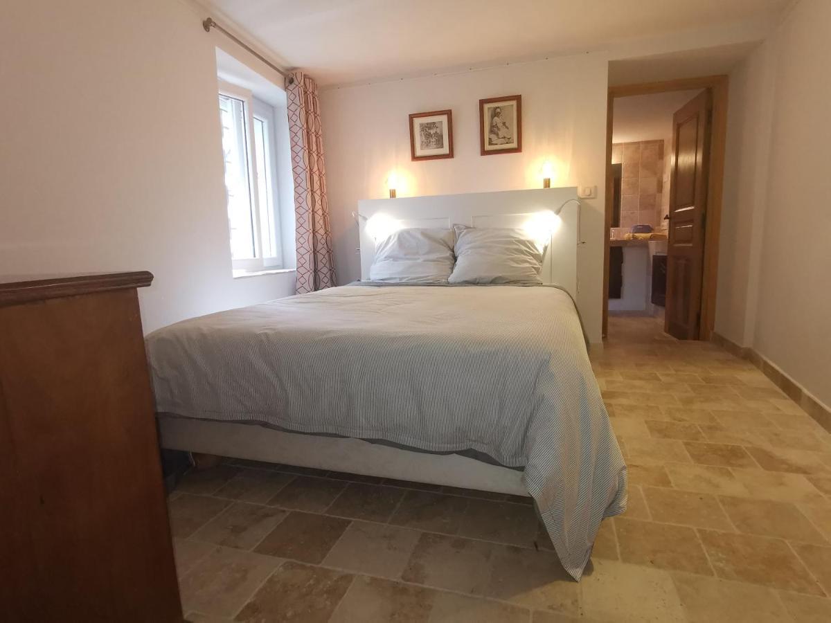 Le Nid Des Arts Bed & Breakfast Tourrettes Eksteriør bilde