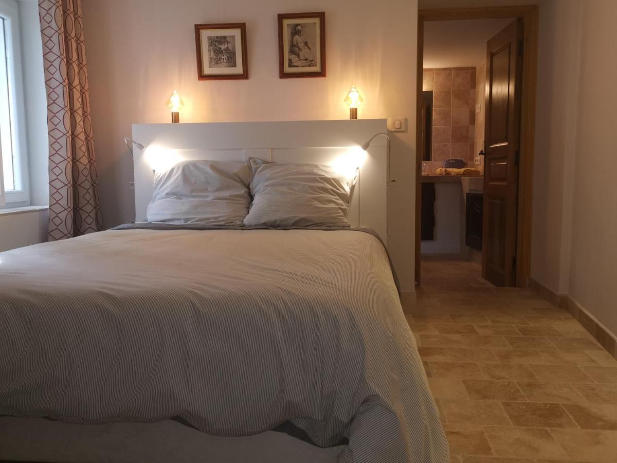 Le Nid Des Arts Bed & Breakfast Tourrettes Eksteriør bilde