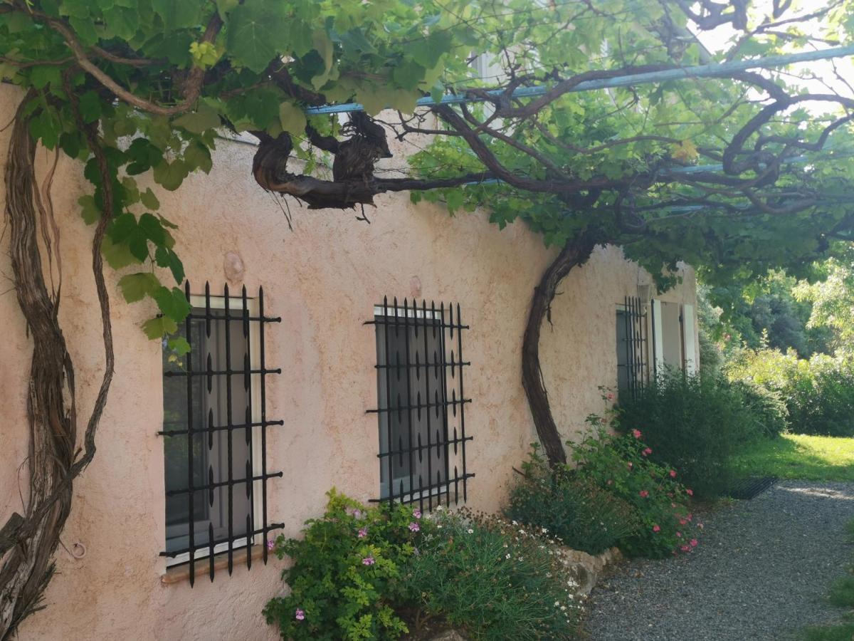Le Nid Des Arts Bed & Breakfast Tourrettes Eksteriør bilde