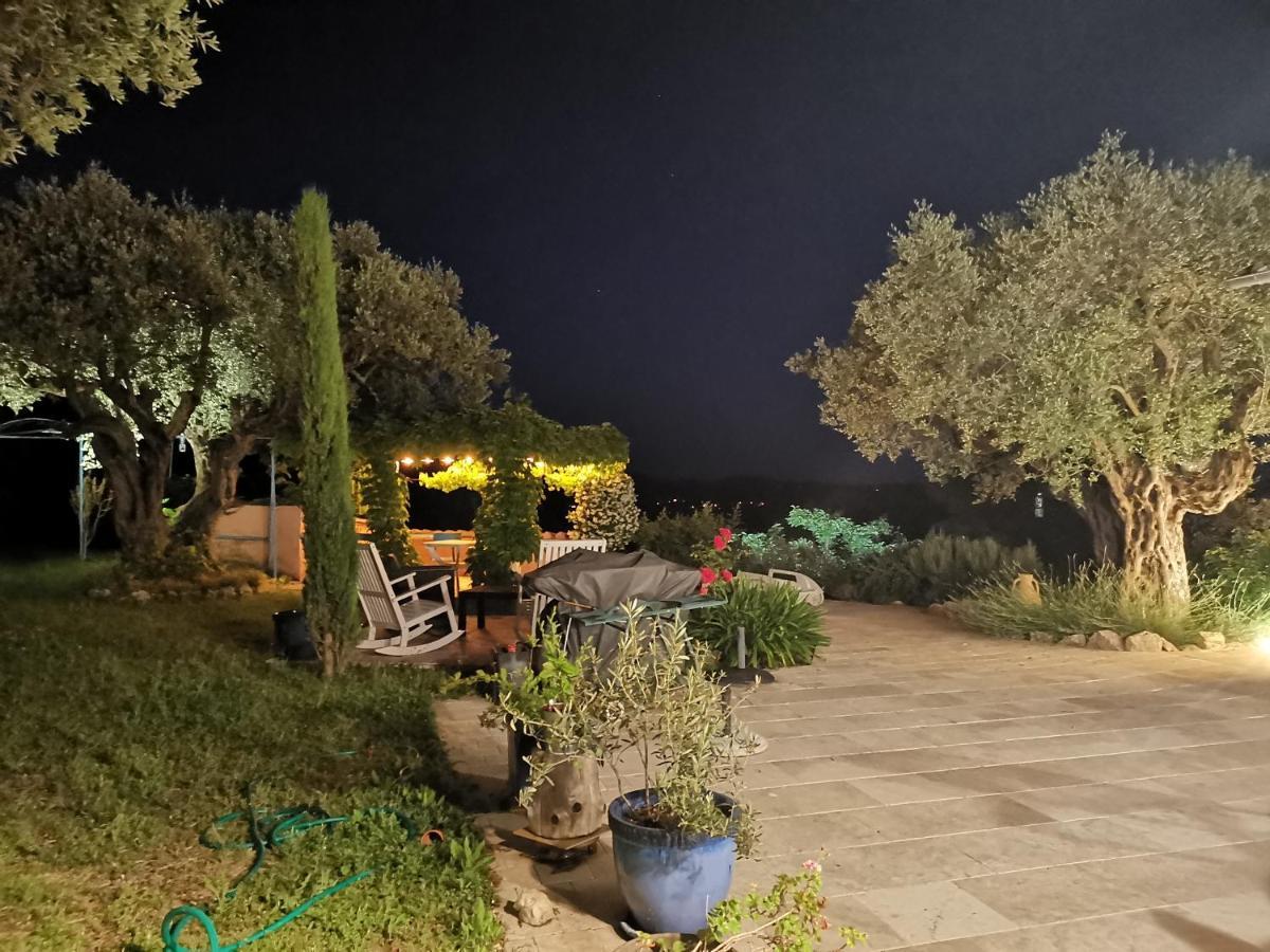 Le Nid Des Arts Bed & Breakfast Tourrettes Eksteriør bilde